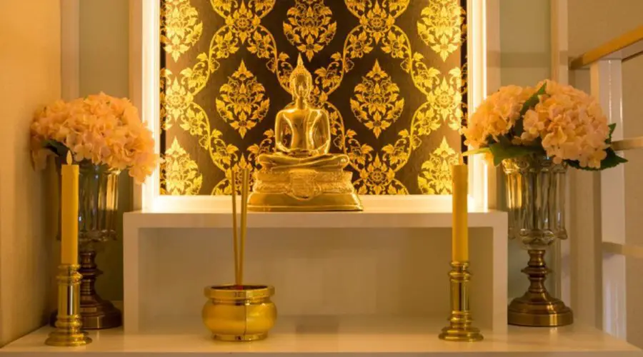 6 Vastu Tips for Mandir in flat: How to Organize the Altar?