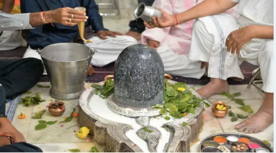 Rudra Abhishek Pooja: Most Important Rudra Abhishek Pooja Mantras and Benefits!