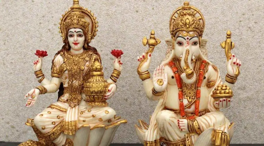 Know the correct position and placement of Ganesh and Laxmi Statues for Pooja