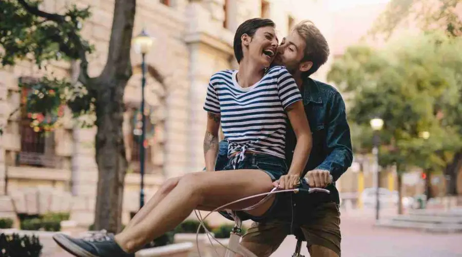 These 5 Signs will Prove that a Gemini Man is in Love With You