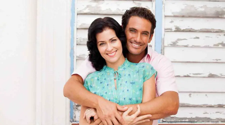 When He Hugs You from Behind – What does it mean?