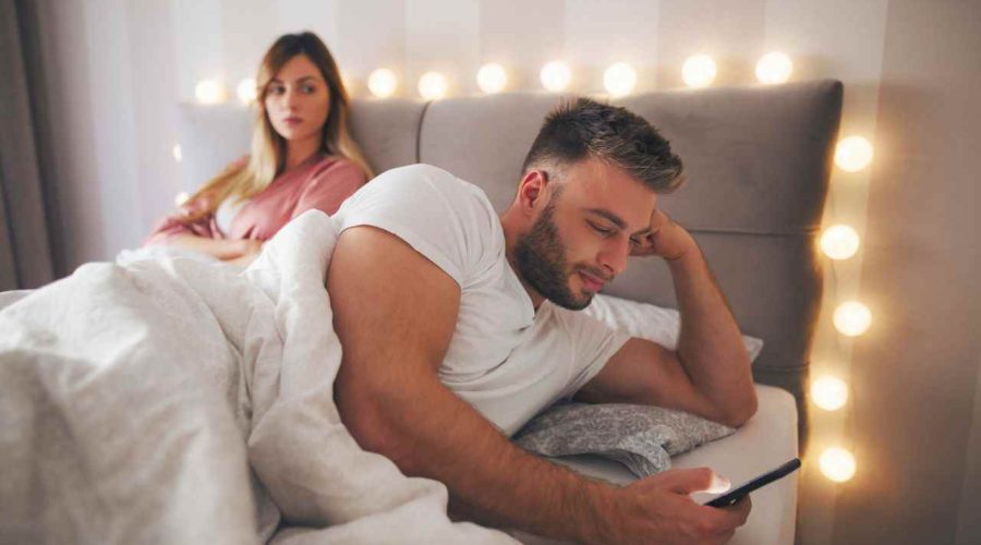 9 Signs a Pisces man is playing you – [BONUS] Tips on what to do with a Pisces Man Player