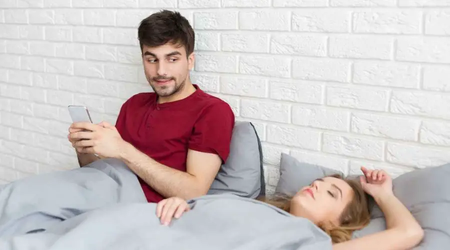 12 Strong Signs Aquarius man is using You – [BONUS] What to do with an Aquarius Man Player?