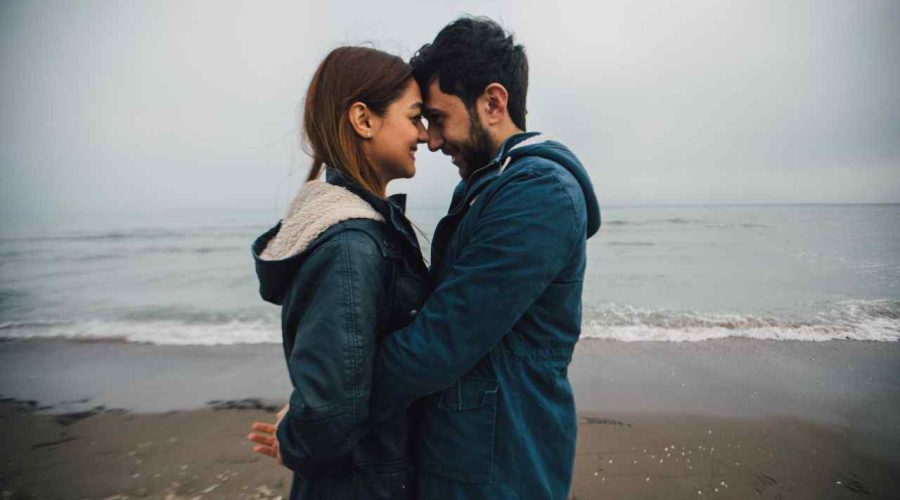 Signs A Pisces Woman Likes You – Know These 6 Signs