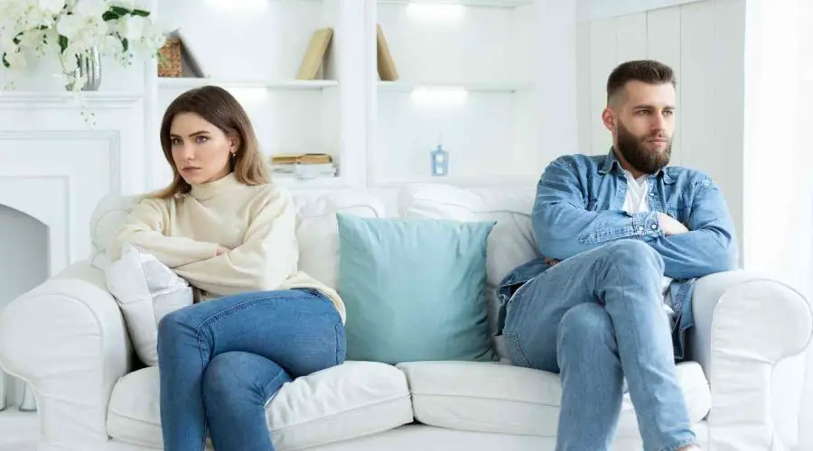Stuck Up In a One-Sided Relationship? Know These 5 Ways to Move On