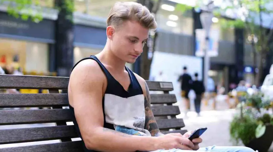How To Text A Sagittarius Man – A Complete Guide