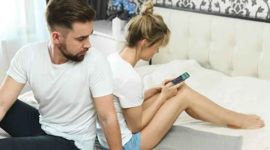 These Zodiac Signs Tend to Have Commitment Issues in Love