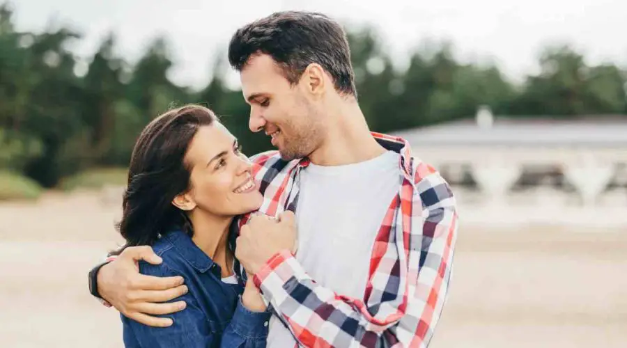 6 Zodiac Signs Women Who Have Liking for Tall Men