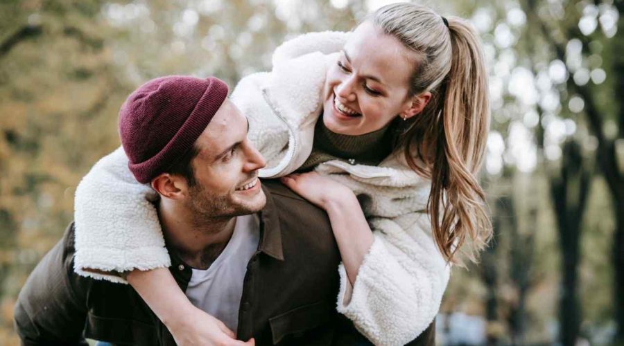 Women with These Zodiac Signs will Get Boyfriend in 2024