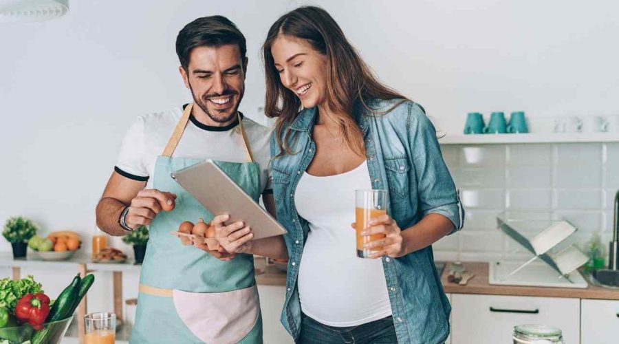 The Zodiac Signs Who Always Bring Exciting Kitchen Recipes for Coworkers